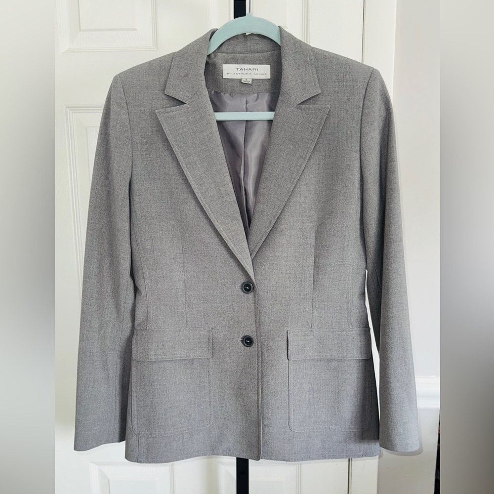 Tahari Light Gray Two-Button‎ Tailored Blazer